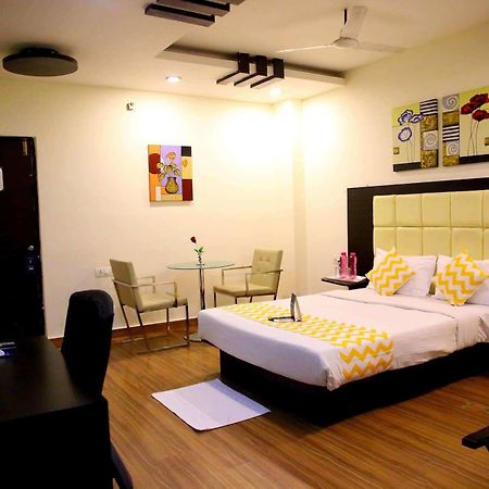 Ksr Park Hotel ไฮเดอราบัด ภายนอก รูปภาพ