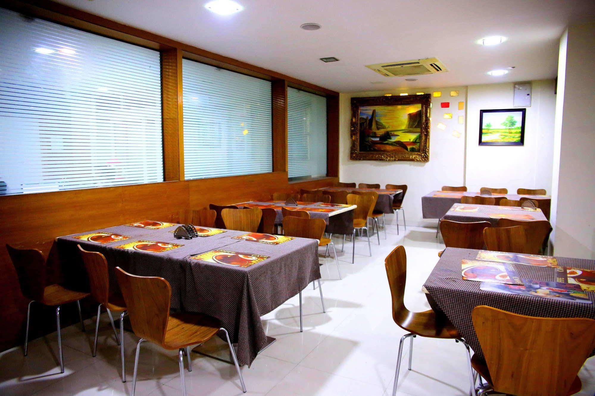 Ksr Park Hotel ไฮเดอราบัด ภายนอก รูปภาพ