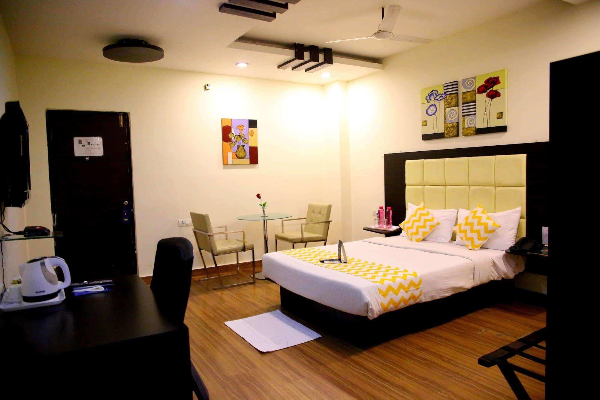 Ksr Park Hotel ไฮเดอราบัด ภายนอก รูปภาพ